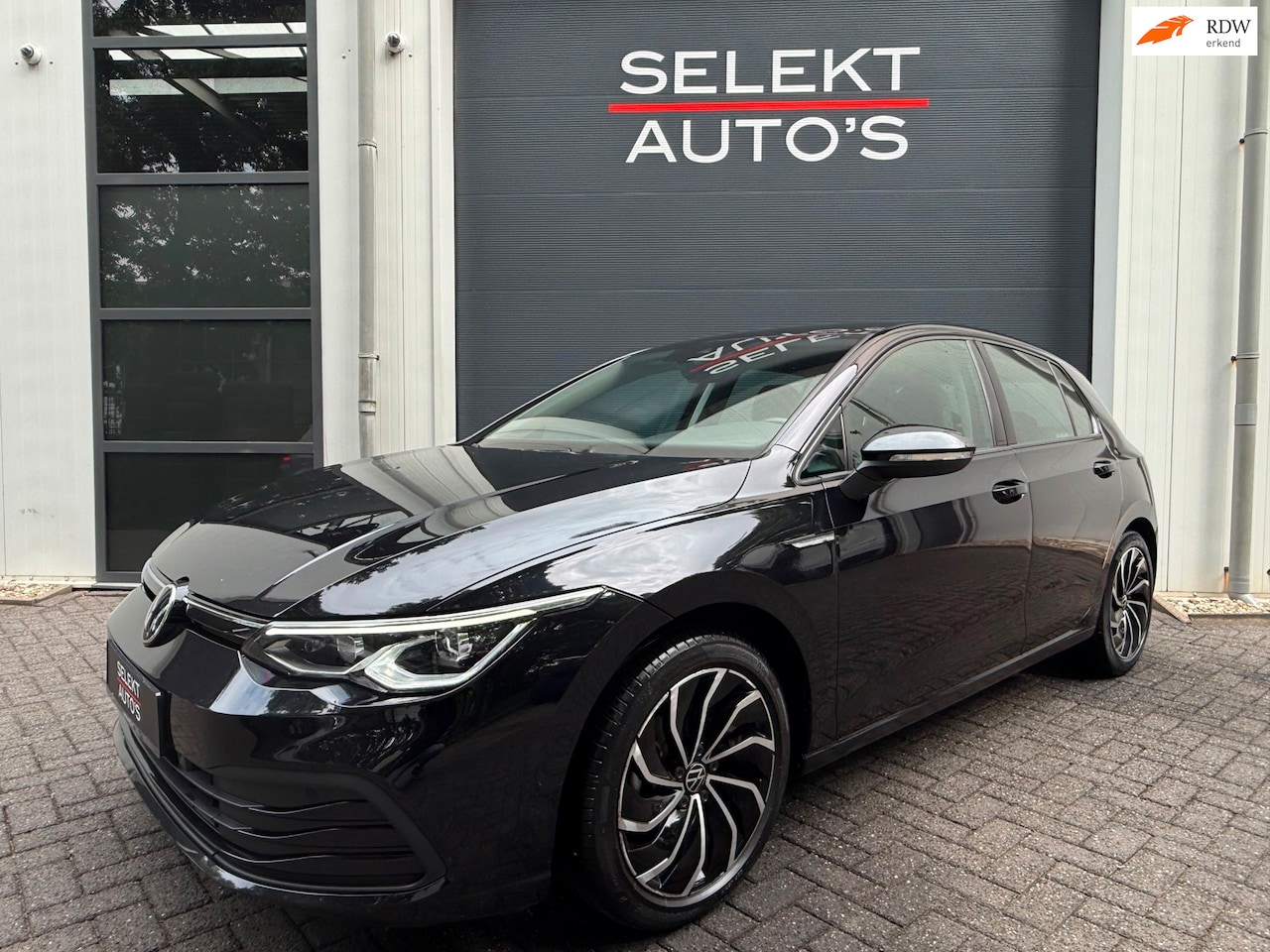 Volkswagen Golf - 1.5 TSI Life 131 Pk NAP 1e Edition IQ Light/Cruise/Climate/Key Less/Navi/LED/Apple Car Pla - AutoWereld.nl