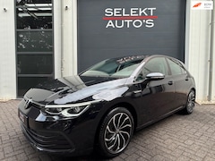 Volkswagen Golf - 1.5 TSI Life 131 Pk NAP 1e Edition IQ Light/Cruise/Climate/Key Less/Navi/LED/Apple Car Pla