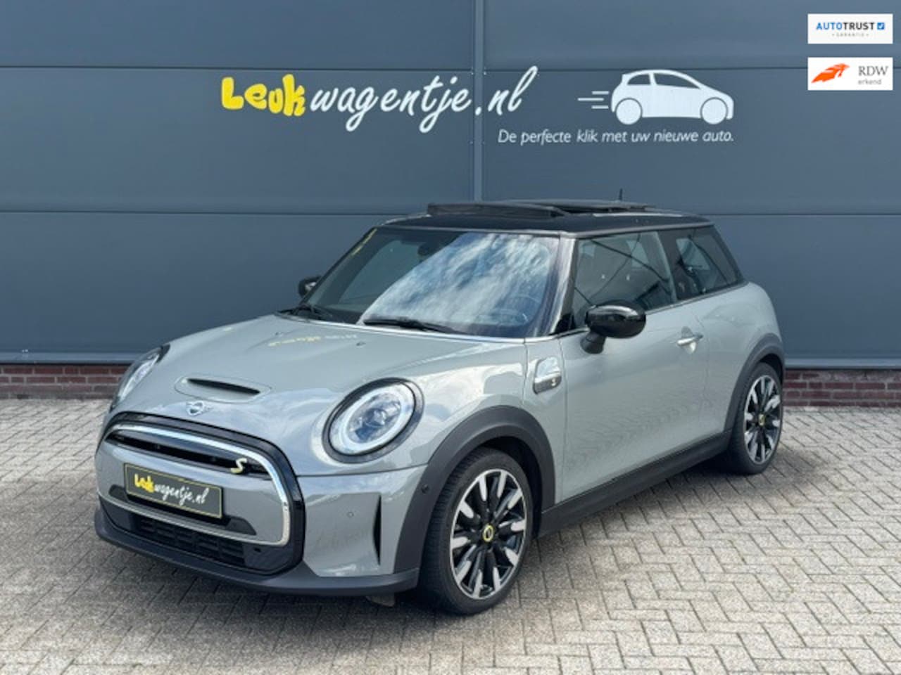 MINI Electric - Collection *pano *carplay *navi *head up *leer - AutoWereld.nl