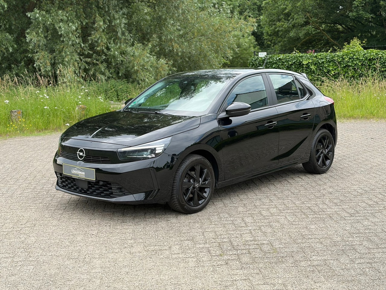 Opel Corsa - 1.2 Black edition LED I CARPLAY I CAMERA I INCL BTW I CRUISE - AutoWereld.nl