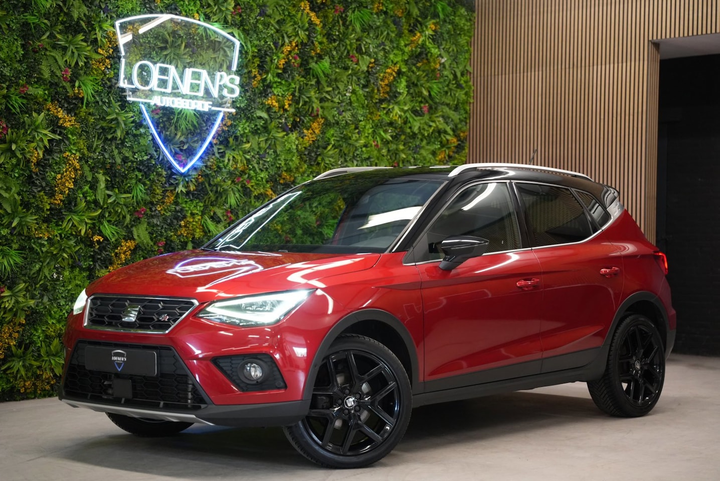 SEAT Arona - 1.0 TSI FR Business Intense / Trekhaak / Camera / CarPlay - AutoWereld.nl