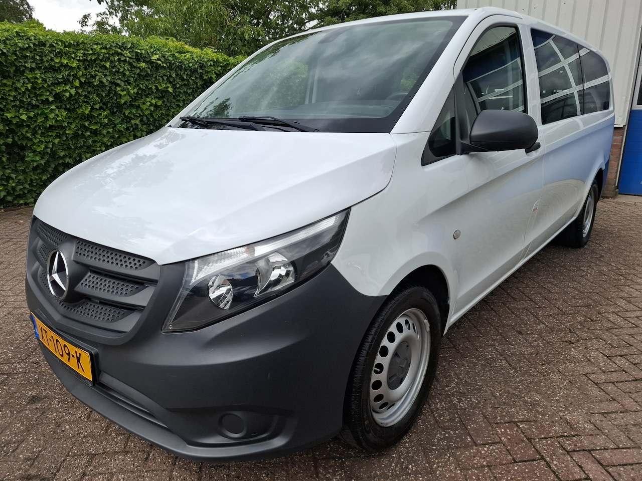 Mercedes-Benz Vito Tourer - 114 BlueTEC Extra Lang 26560.- INCL BTW 9-PERSOONS 135PK - AutoWereld.nl