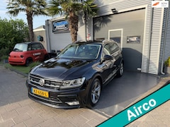 Volkswagen Tiguan - 2.0 TDI Highline R-LINE AIRCO Pano DAK Automaat SUPER MOOIE AUTO