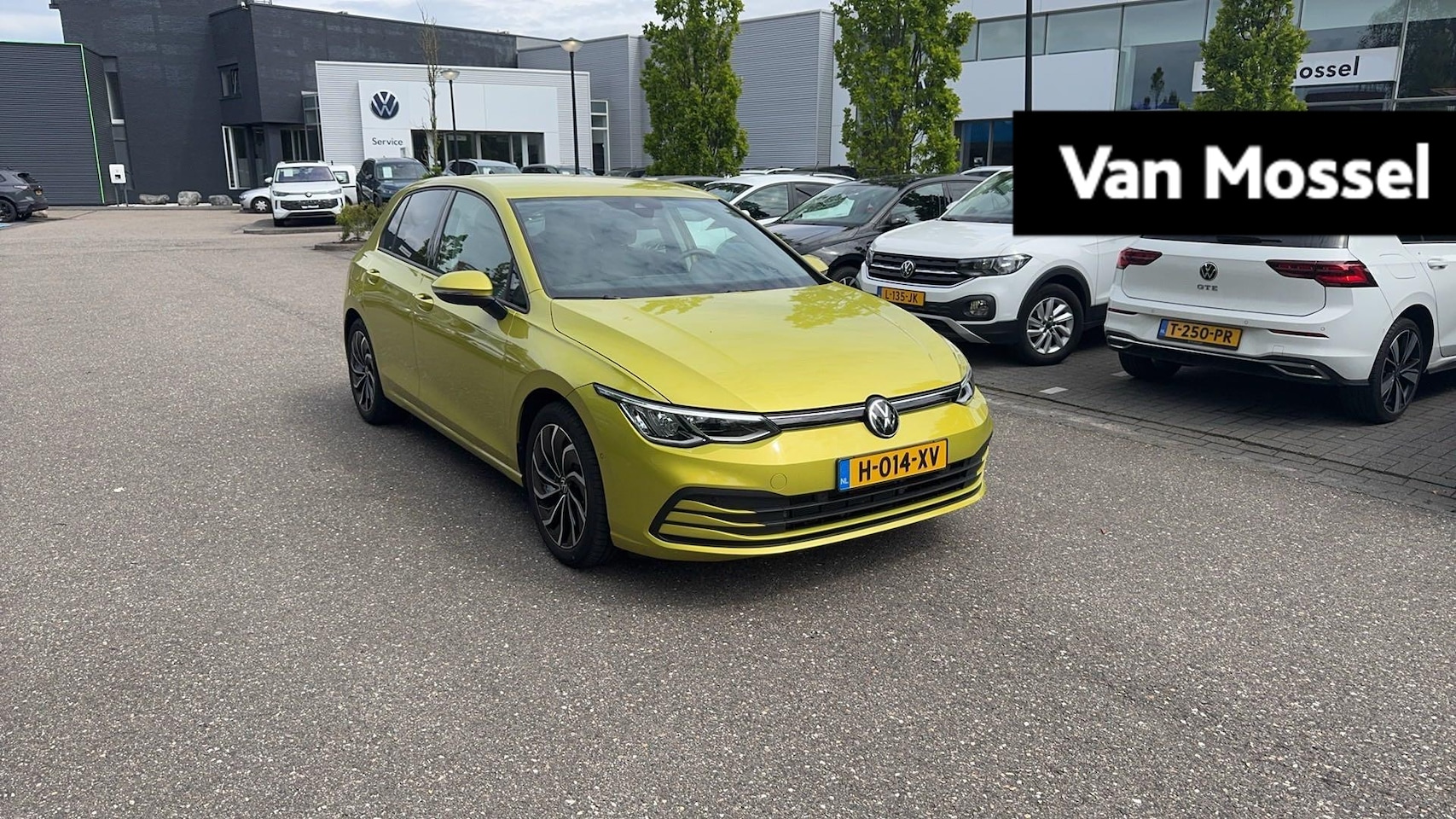 Volkswagen Golf - 1.5 TSI Life | 130 PK | Digital Cockpit | Keyless (Start) | Navigatie | Carplay / Android - AutoWereld.nl
