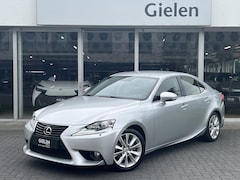 Lexus IS - 300h First Edition | Trekhaak, Parkeersensoren, Keyless, 17 inch, Cruise control, Navigati