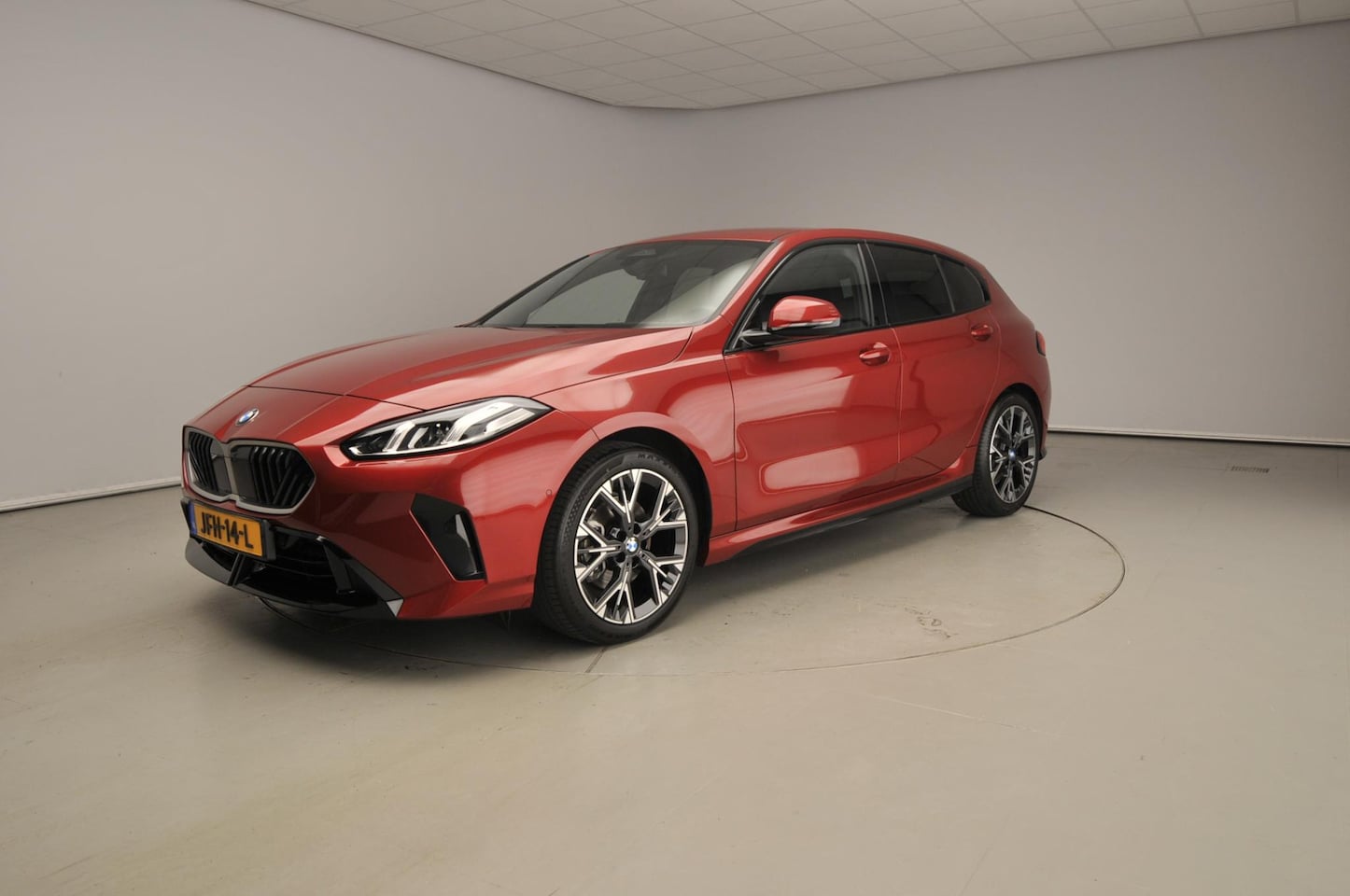 BMW 1-serie - 5-deurs 120 | M-Sportpakket | LED | Navigatie | Sportstoelen | Stoelverwarming | DAB | Alu - AutoWereld.nl