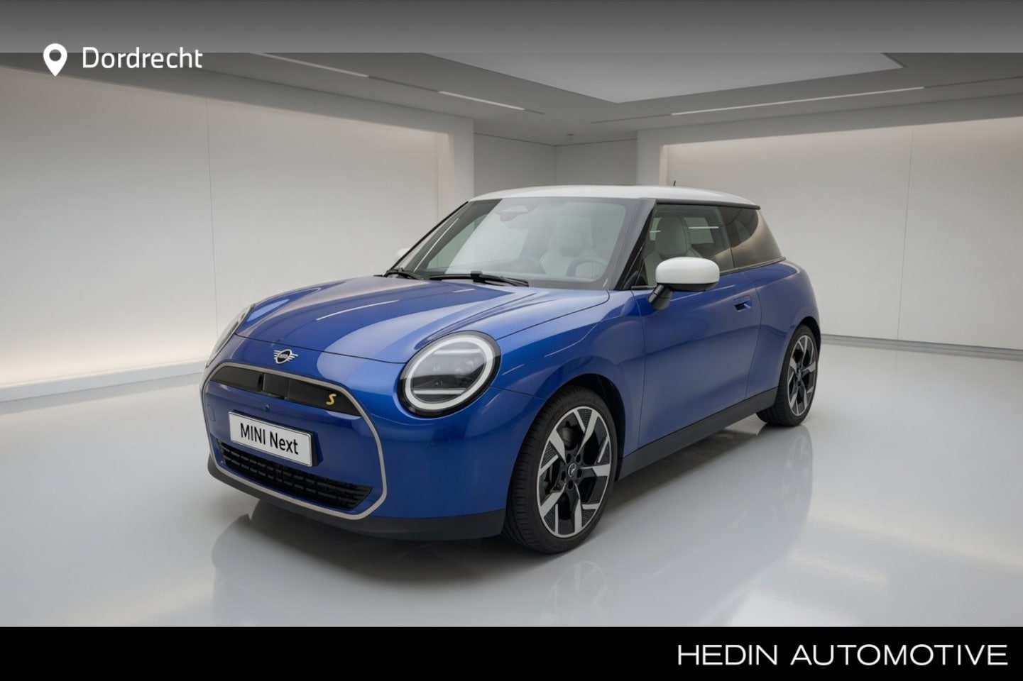 MINI Electric - 3-Deurs Cooper SE 54.2 kWh | Panorama | Harman Kardon | Elek. Stoelen | Favoured | Driving - AutoWereld.nl