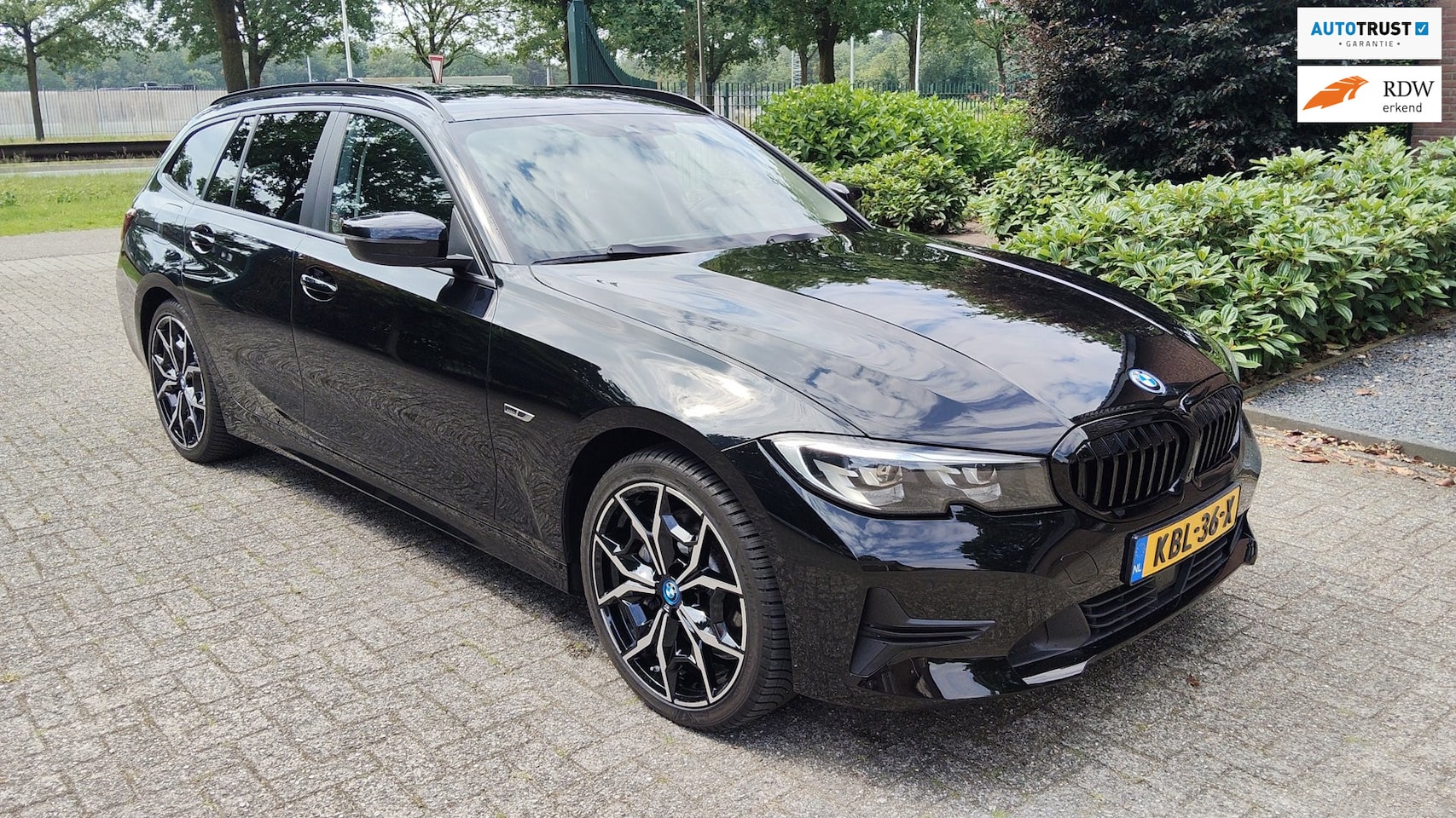 BMW 3-serie Touring - 330e xDrive 330e xDrive ,HUD,19",adaptivecr,sportint - AutoWereld.nl