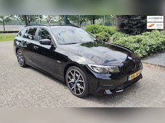 BMW 3-serie Touring - 330e xDrive , HUD, 19", adaptivecr, sportint