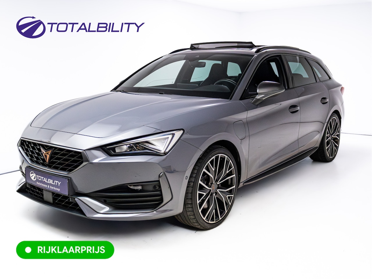 CUPRA Leon Sportstourer - 1.4 e-Hybrid VZ Performance | Pano dak | Elec. klep | Stoel- & stuurverw. | Travel assist - AutoWereld.nl