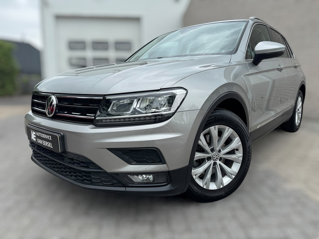 Volkswagen Tiguan - 1.4 TSI Comfortline Business TREKHAAK / ACC / PDC / ECC / CARPLAY / NL AUTO MET NAP / LMV - AutoWereld.nl