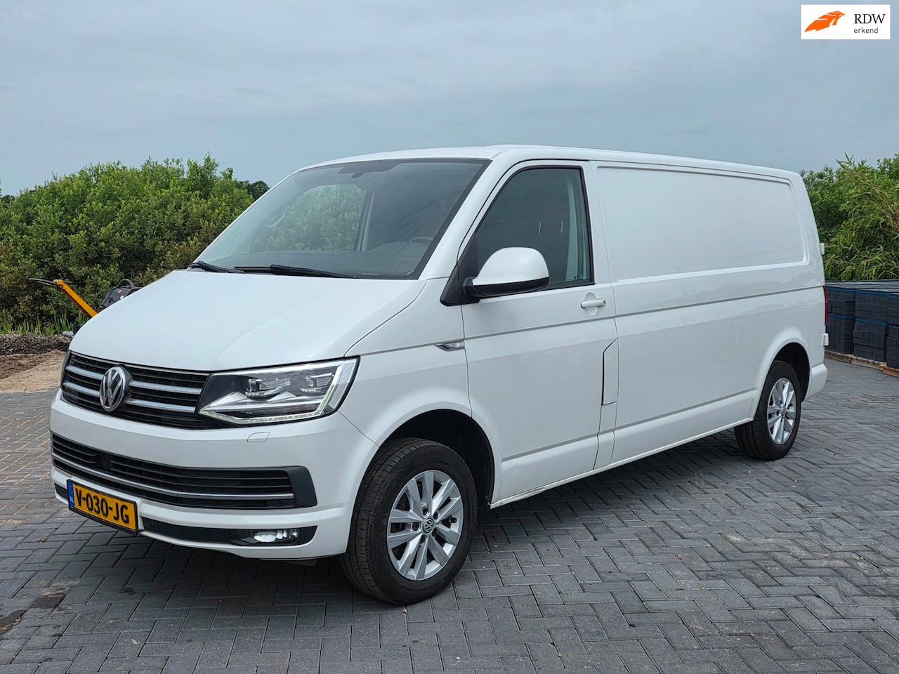 Volkswagen Transporter - 2.0 TDI L2H1 Highline 2017! Automaat - AutoWereld.nl