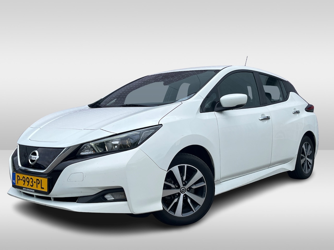 Nissan LEAF - Acenta 40 kWh / Camera / CarPlay / 16'' / Keyless / Dodehoek / DAB / ACC - AutoWereld.nl
