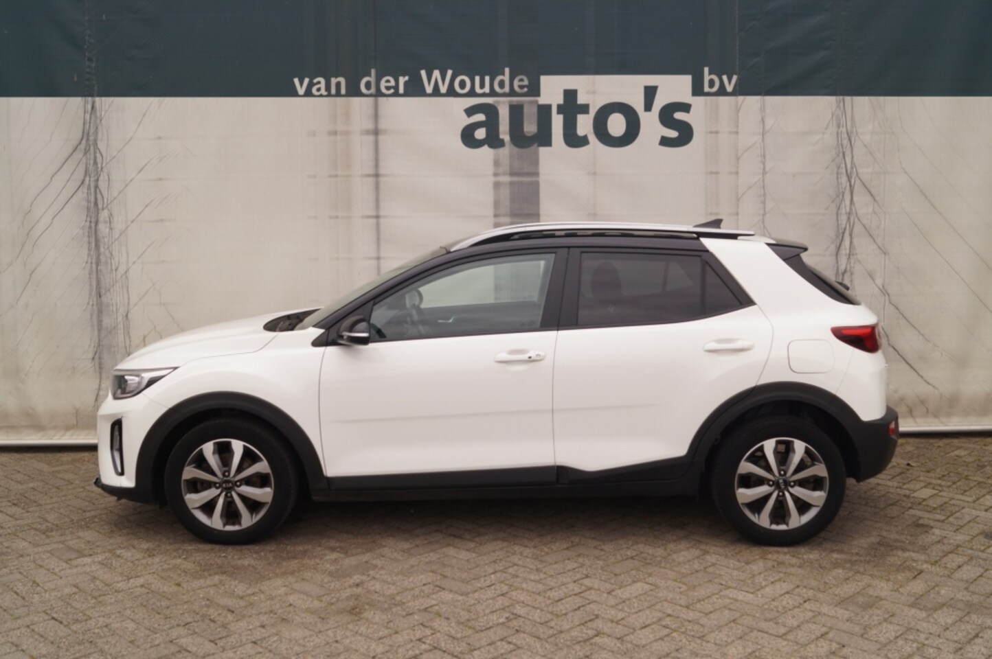 Kia Stonic - 1.0 T-GDi MHEV DynamicPlusLine -NAVI-ECC-TREKHAAK- - AutoWereld.nl