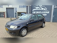 Volkswagen Polo - 1.4i 5-deurs met nieuwe APK en 4 nieuwe Banden