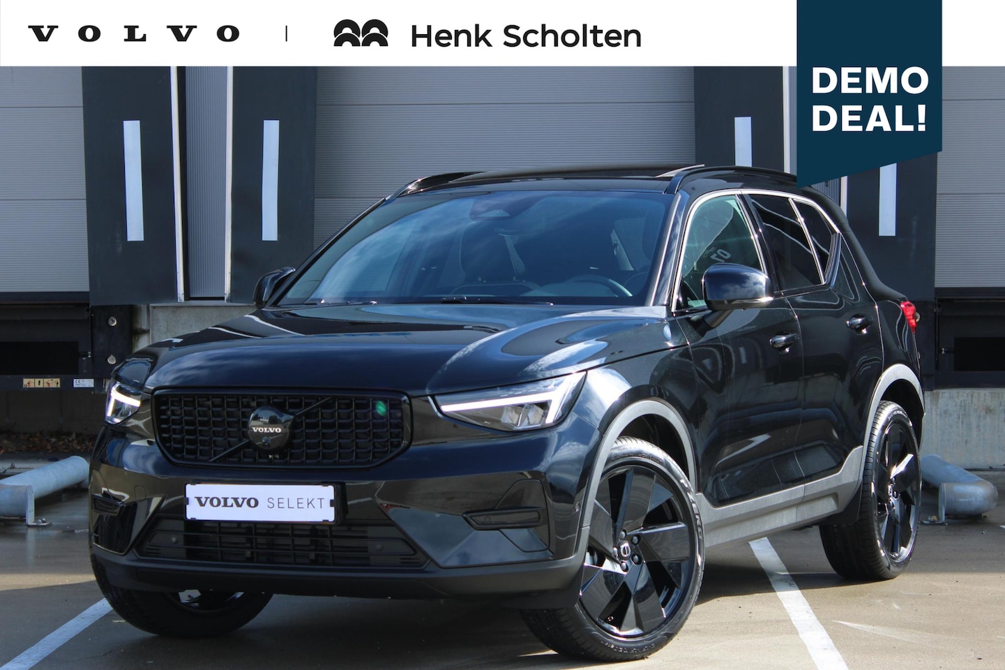 Volvo XC40 - B4 Plus Black Edition | Panoramadak | Elektrisch Verstelbare Voorstoelen | Getint Glas Ach - AutoWereld.nl