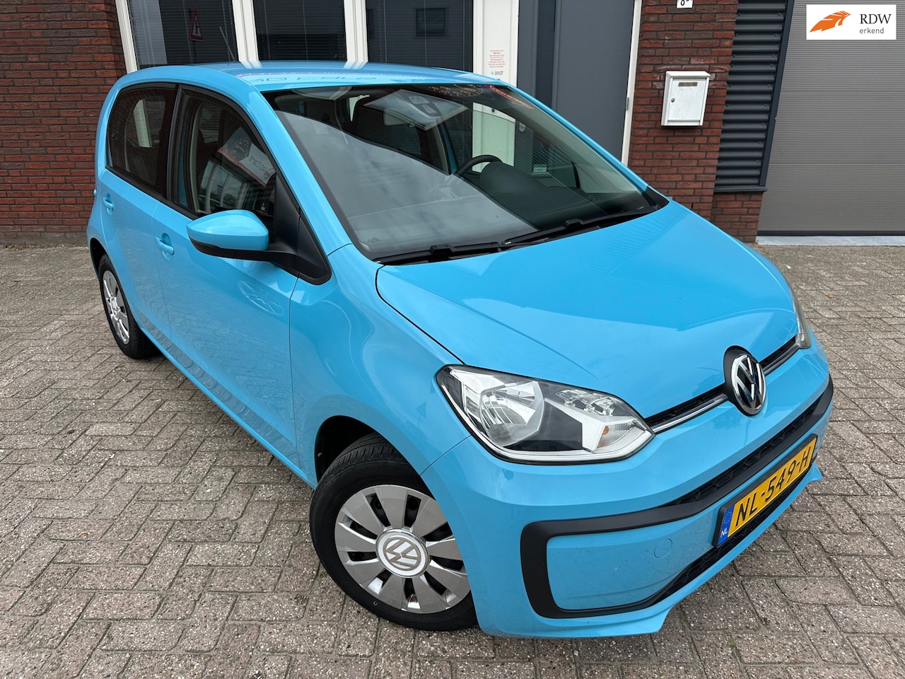 Volkswagen Up! - 1.0 BMT move up! / Airco / 5DRS / DAB / NAP - AutoWereld.nl