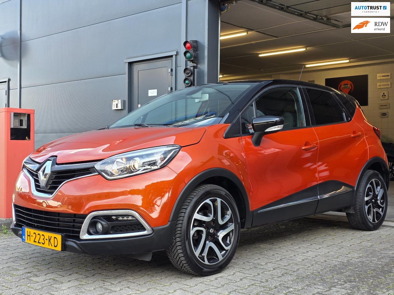 Renault Captur - 1.2 TCe Dynamique / KEYLESS / CAMERA / P.SENSOREN / PRIVACY GLASS / BLUETOOTH / STOELVERW. - AutoWereld.nl