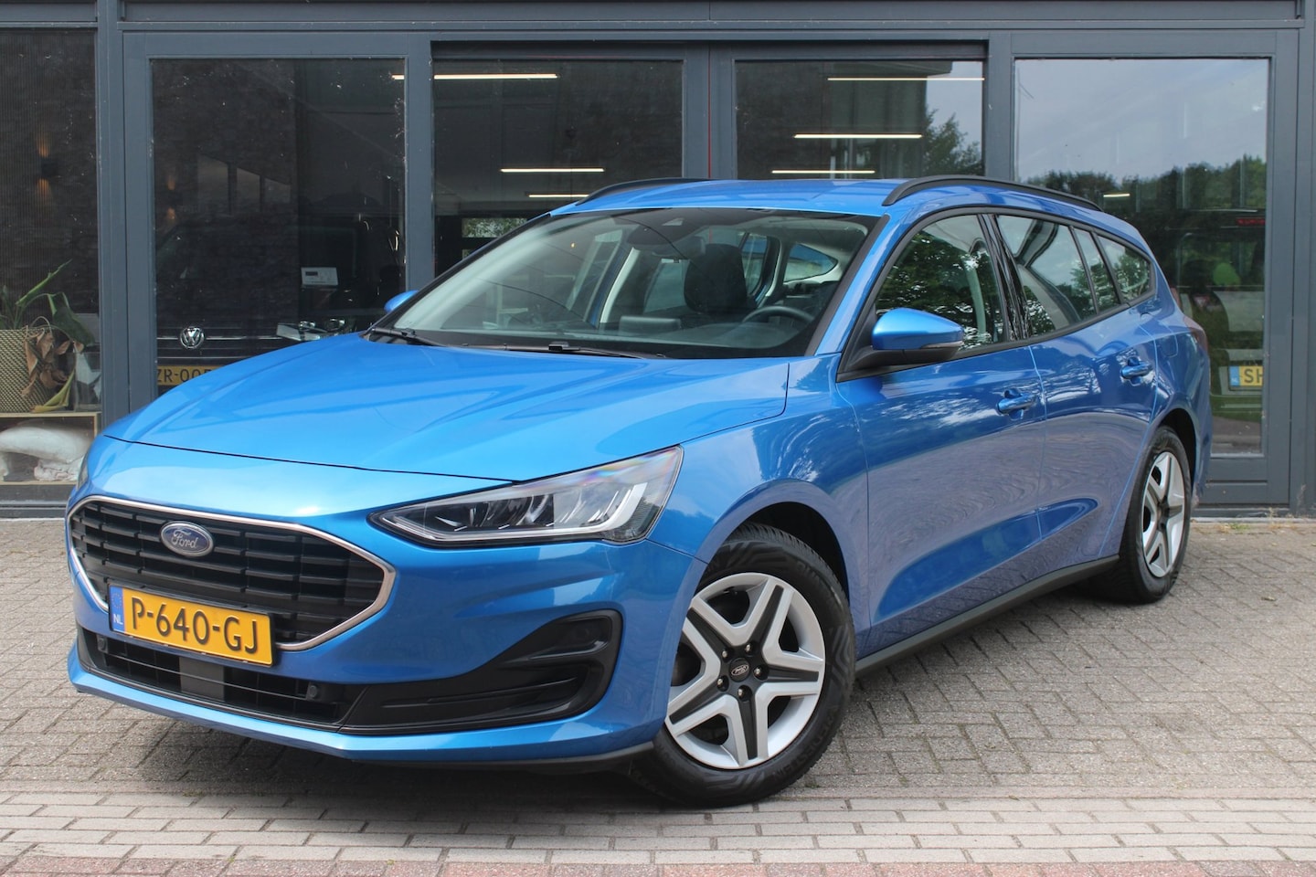Ford Focus Wagon - 1.0 EcoBoost Connected | Cruise-control | Carplay | All-Season | Navigatie | Telefoonvoorb - AutoWereld.nl