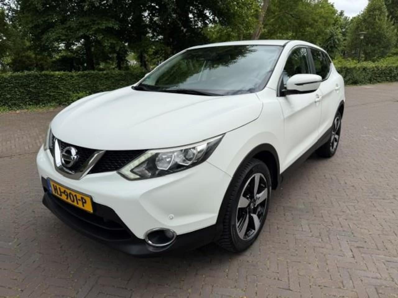 Nissan Qashqai - 1.2 Connect Edition/Trekhaak/Camera/Navi/Verwarmde voorstoelen/APK - AutoWereld.nl