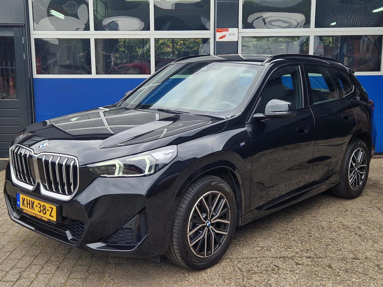 BMW X1 - SDrive18i M-Sport / Automaat / Keyless / LED / Achterklep elektrisch / Stoelverwarming / C - AutoWereld.nl