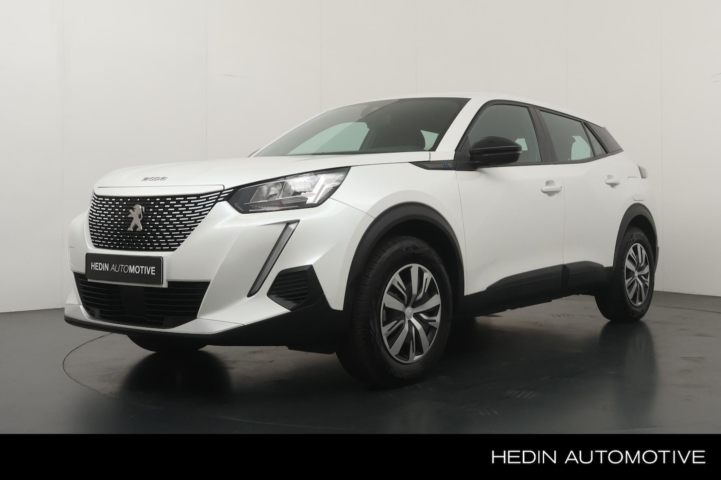 Peugeot e-2008 - EV Active 50 kWh | SOH 95% | Parkeer Camera | Cruise Control | Apple Carplay/Android Auto - AutoWereld.nl