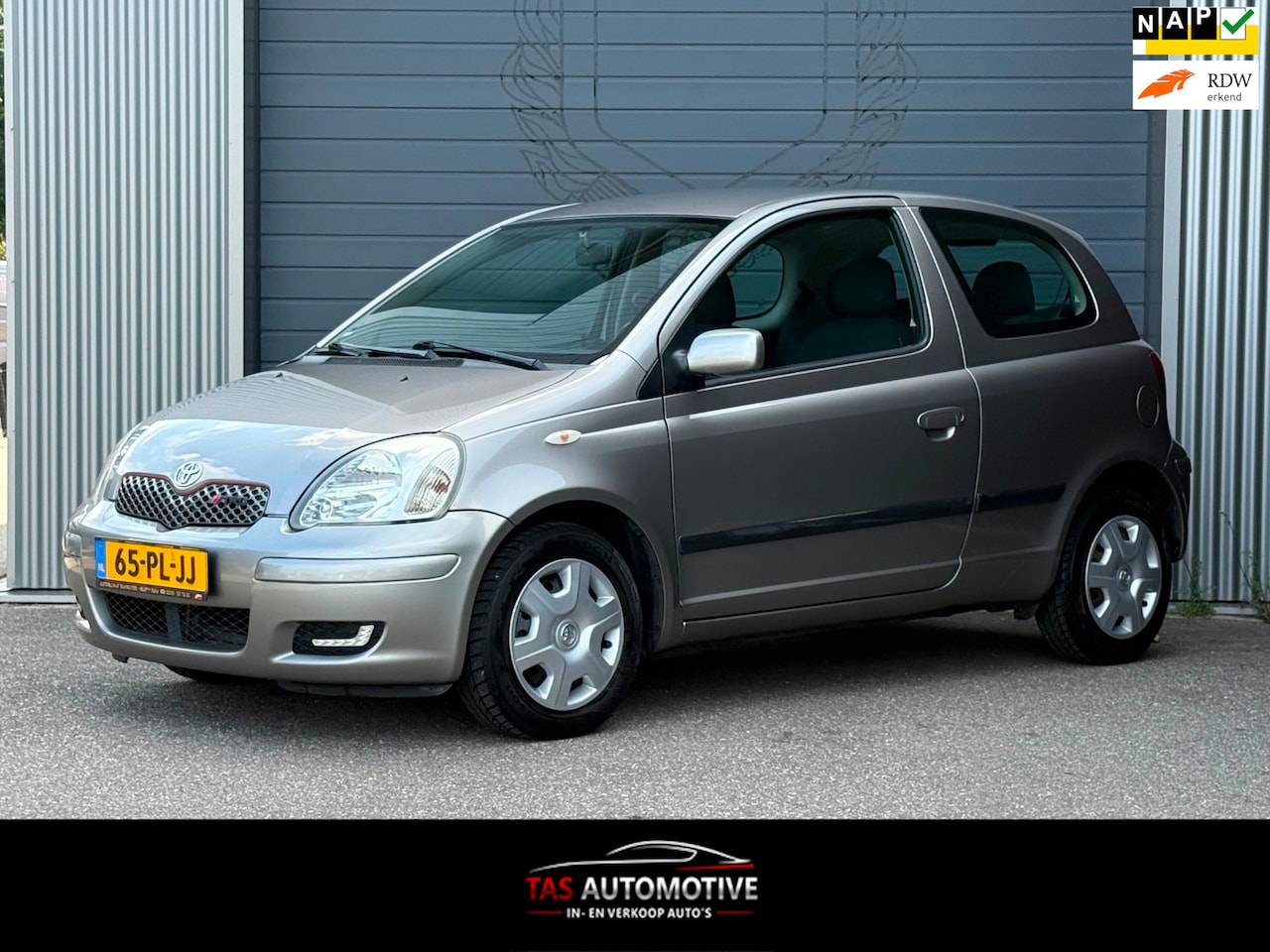 Toyota Yaris - 1.3 VVT-i Sol 2e EIG / AUTOMAAT / NAP / APK - AutoWereld.nl