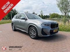 BMW iX1 - xDrive30 Launch Edition 67 kWh | M-Pakket | Trekhaak | Camera | Leer | NL-Auto |