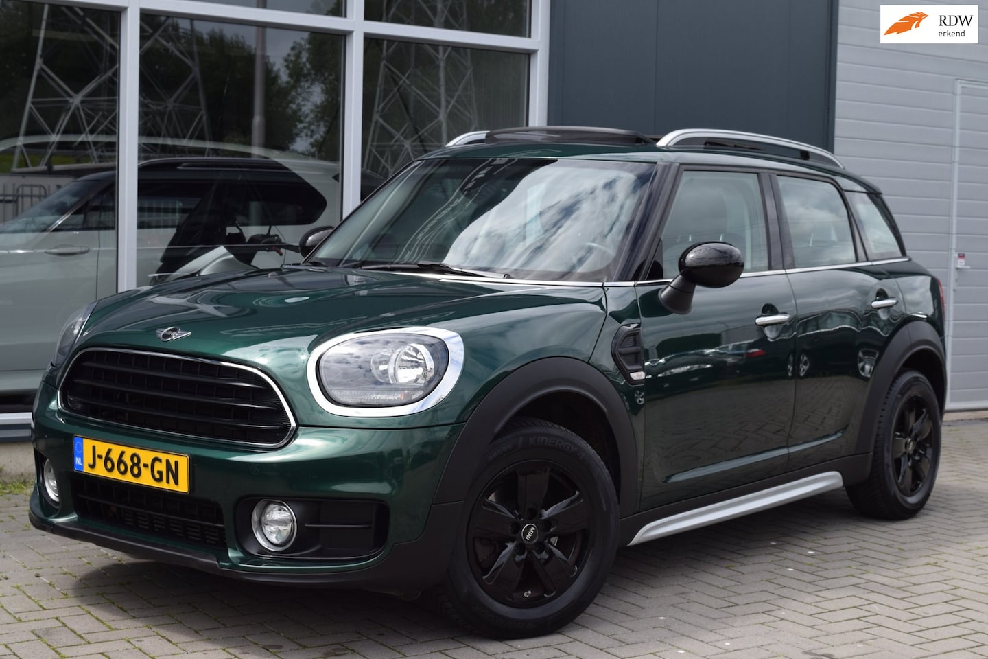 MINI Countryman - 1.5 One Chili | Automaat | Pano | APK 6-2027 - AutoWereld.nl