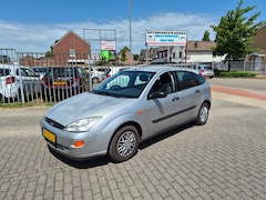 Ford Focus - 1.6-16V Ghia