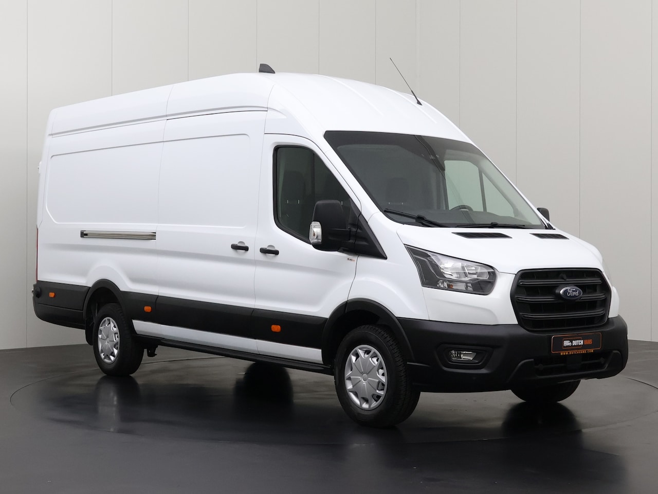 Ford Transit - 2.0TDCI L4H3 Jumbo | Airco | Camera | Cruise | 3-Zits - AutoWereld.nl