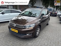 Volkswagen Touran - 1.4 TSI Highline 7p/navi/stoelverw/media /clima/boeken/trekhaak