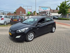 Hyundai i30 - 1.6 GDI i-Vision, Opletten motor beetje tikt