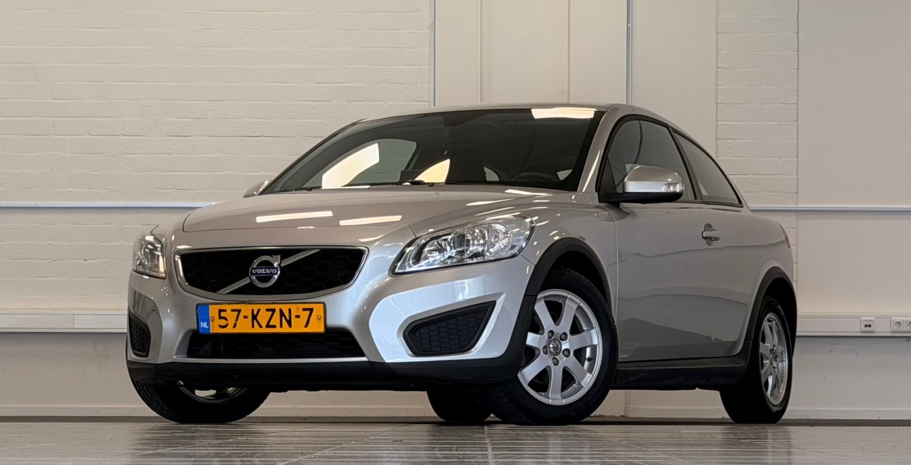 Volvo C30 - 1.6i 16V Kinetic 1e Eigenaar APK 12-03-2027 Garantie Mooi! - AutoWereld.nl