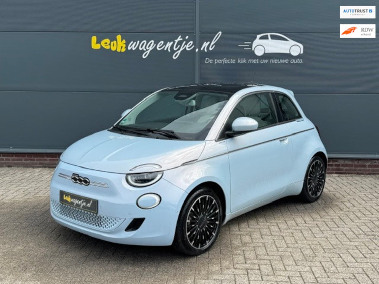 Fiat 500 - La Prima 42 kWh *carplay *camera *leder *LED - AutoWereld.nl