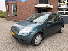 Ford Fiesta - 1.25-16V Ambiente /bj.2003 / trekhaak / APK tot 07/2027 / NAP met 256205 km./ goedkope inr