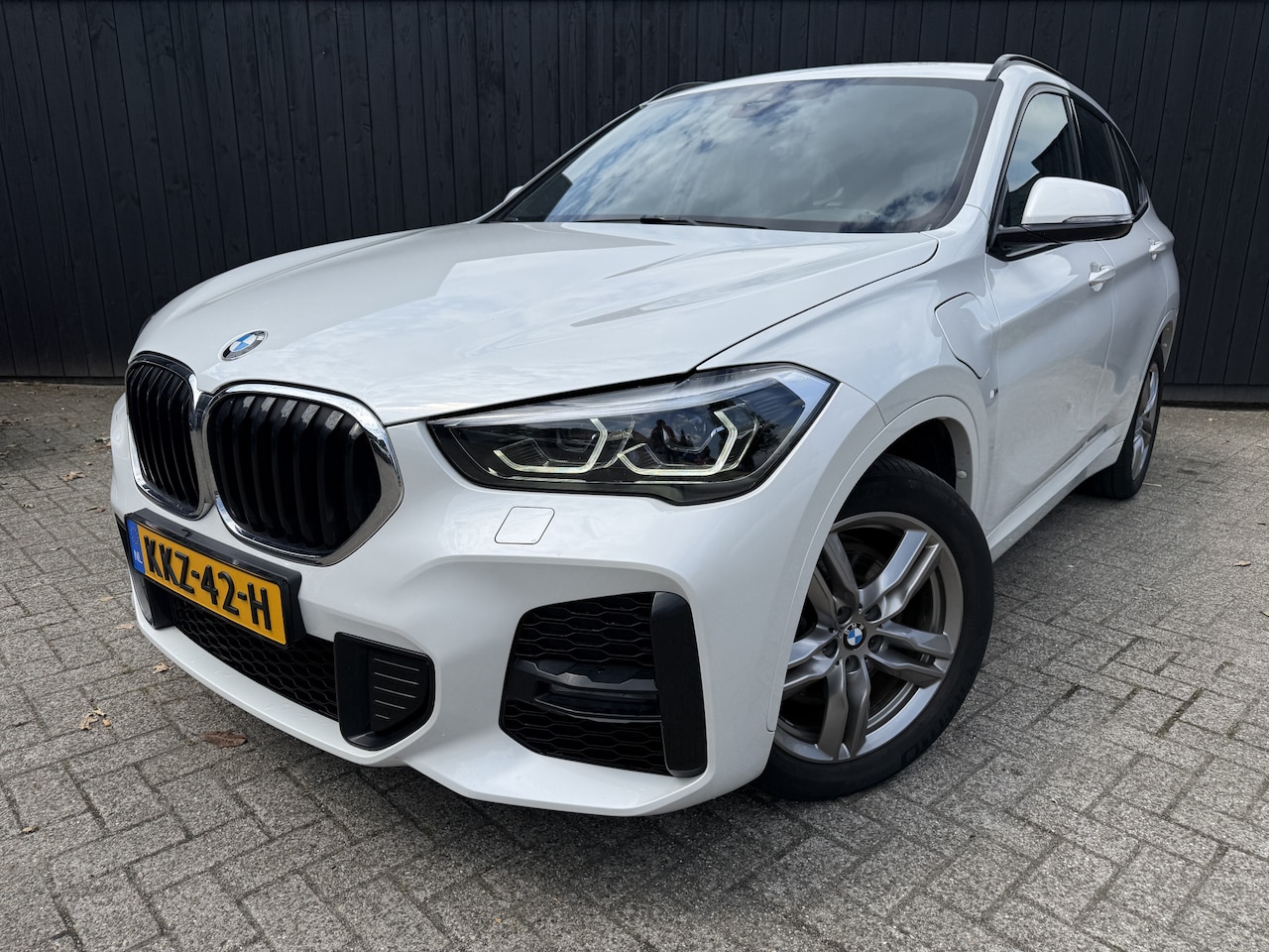 BMW X1 - xDrive25e High Executive M-sport - AutoWereld.nl