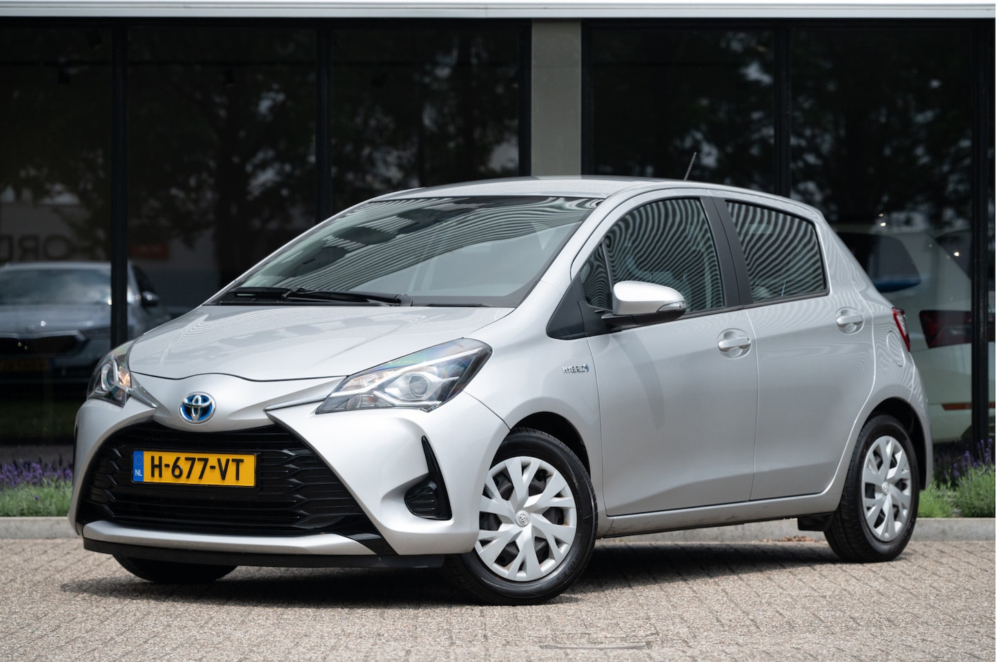 Toyota Yaris - 1.5 Hybrid Active | Org. NL | Camera | Clima | Cruise | Bluetooth - AutoWereld.nl