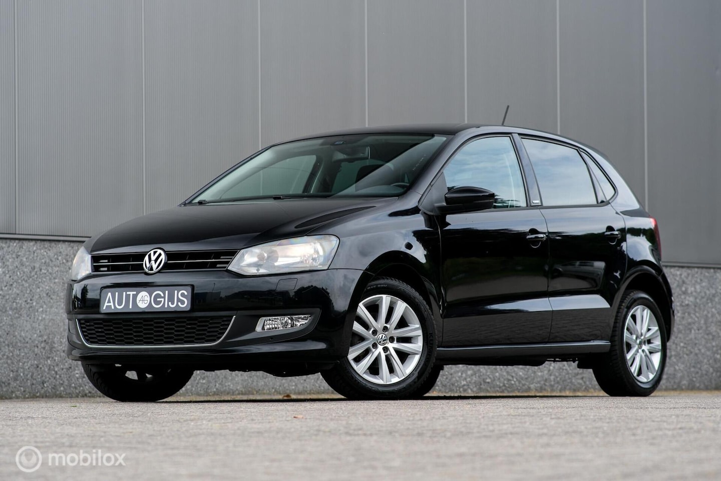 Volkswagen Polo - 1.2-12V Style | APK 2028 | Stoelverwarming | PDC | Cruisecontrol | Lederen stuurwiel | AUX - AutoWereld.nl