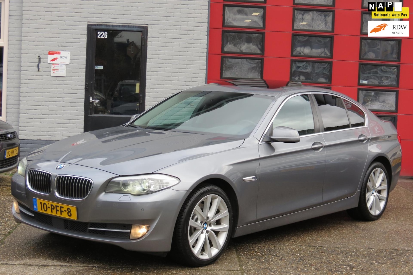 BMW 5-serie - 528i High Executive 528i High Executive , Leder , Nieuwe APK - AutoWereld.nl
