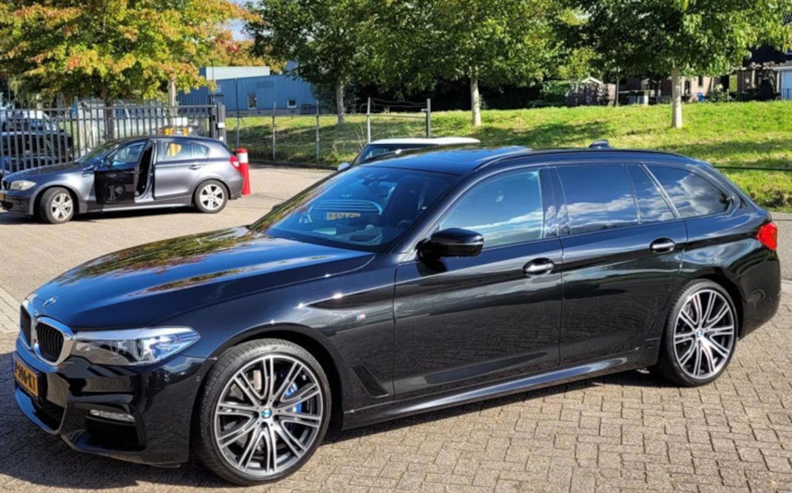 BMW 5-serie Touring - 540i xDrive M-sport Pano VOL! - AutoWereld.nl