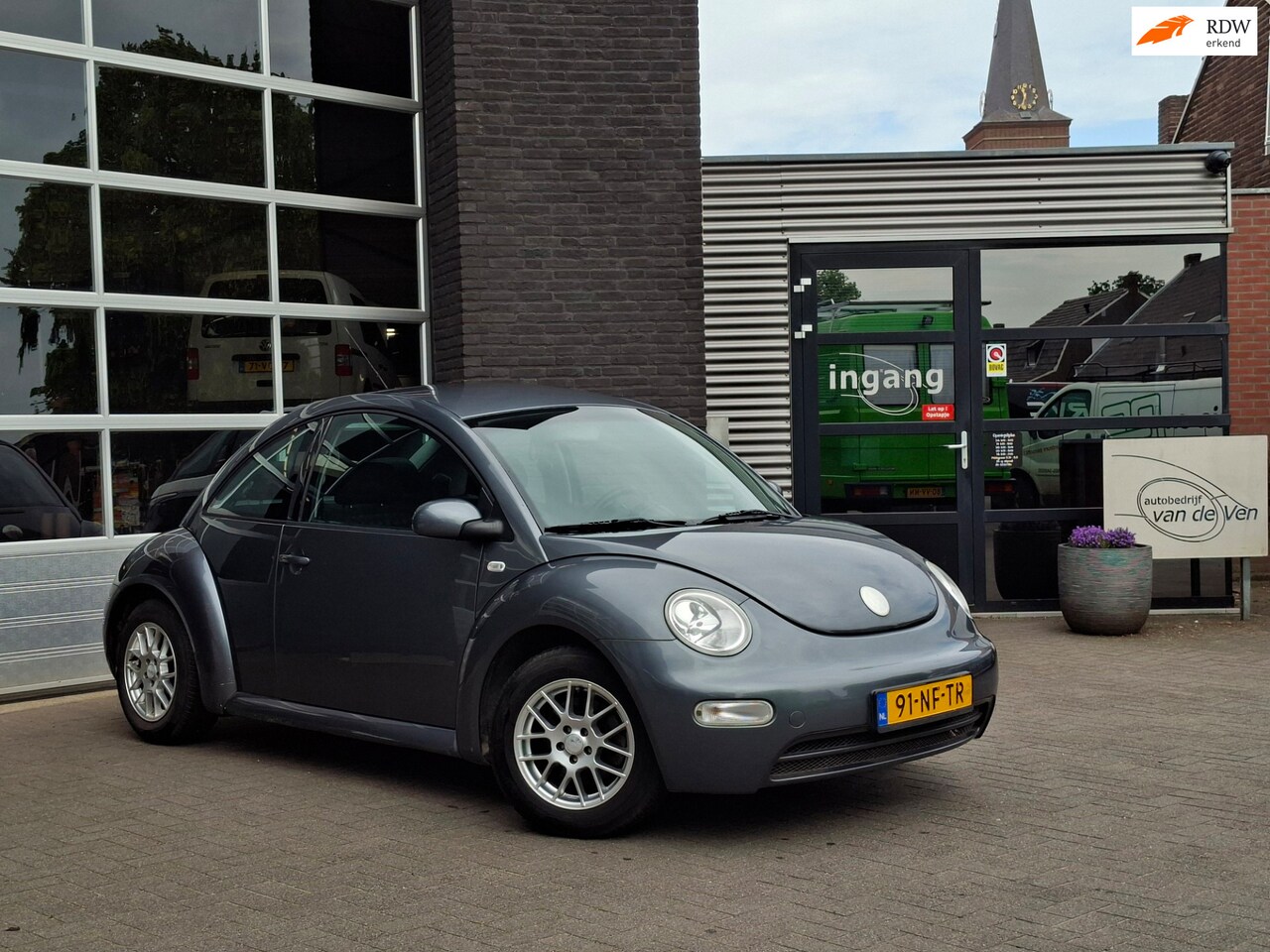 Volkswagen New Beetle - 1.6 - AutoWereld.nl
