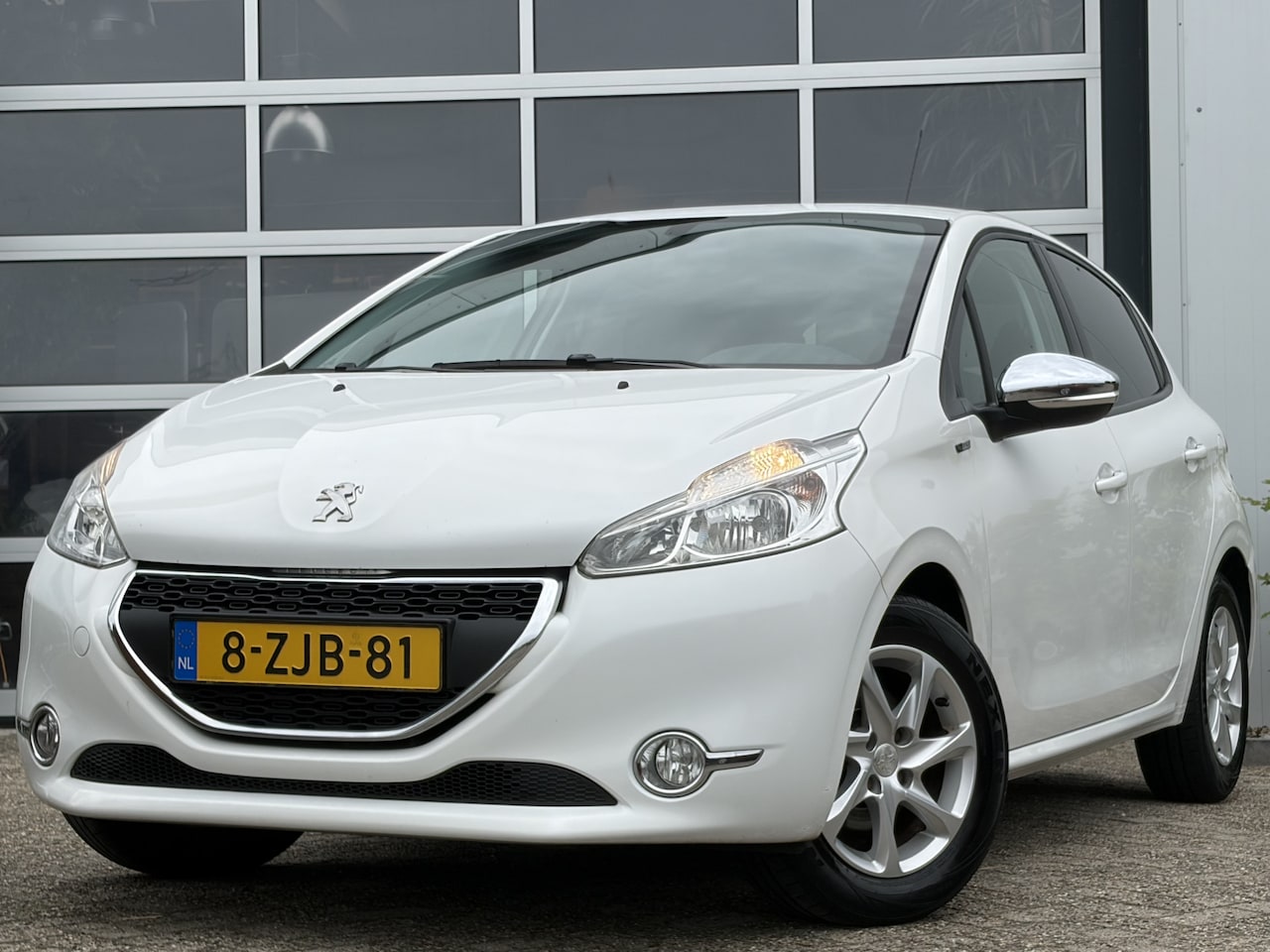 Peugeot 208 - 1.2 PureTech Style 82pk | Airco | Bluetooth | Cruise control | Isofix bevestiging voor kin - AutoWereld.nl