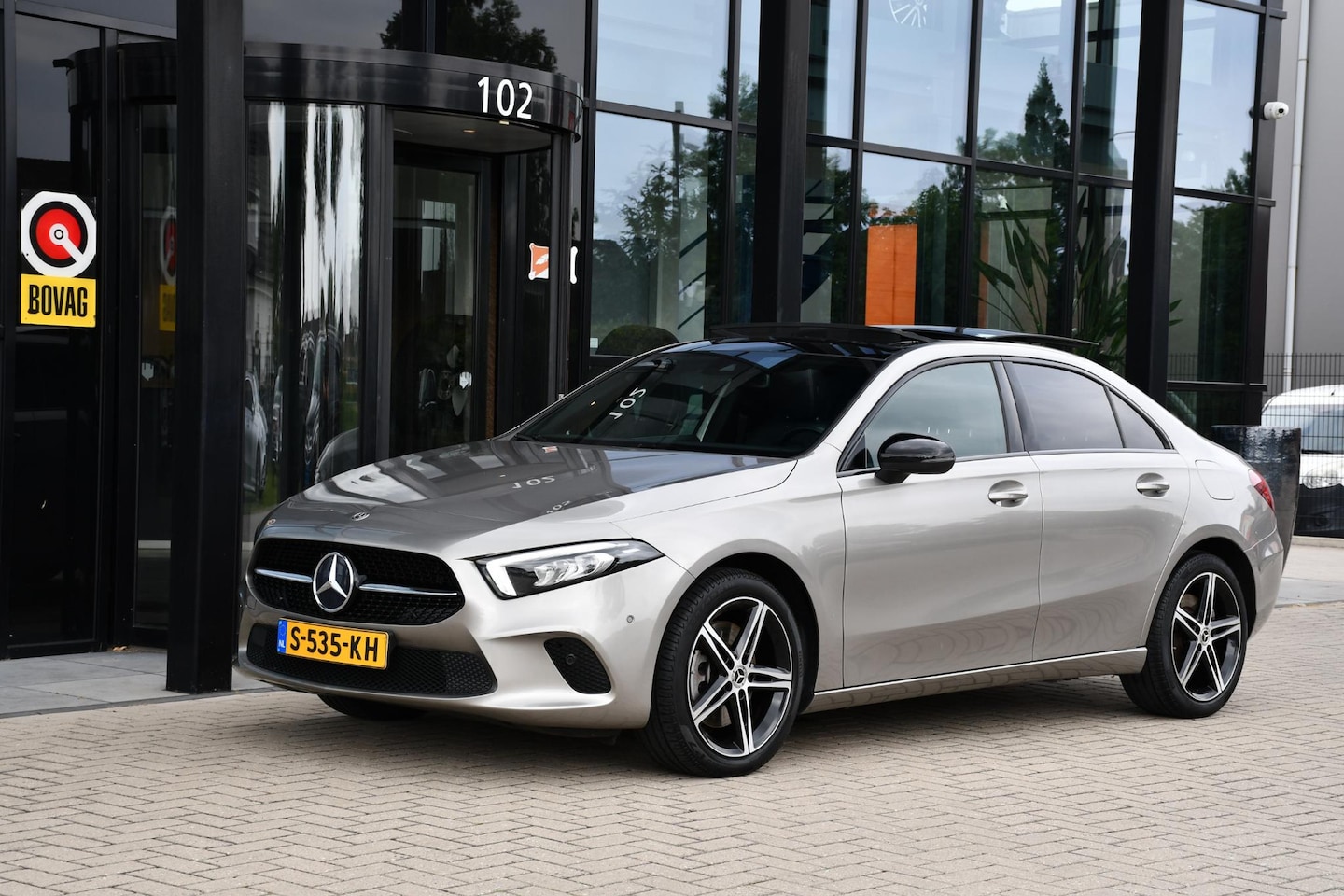 Mercedes-Benz A-klasse - 250 e sedan Panoramadak, Sfeerverlichting - AutoWereld.nl