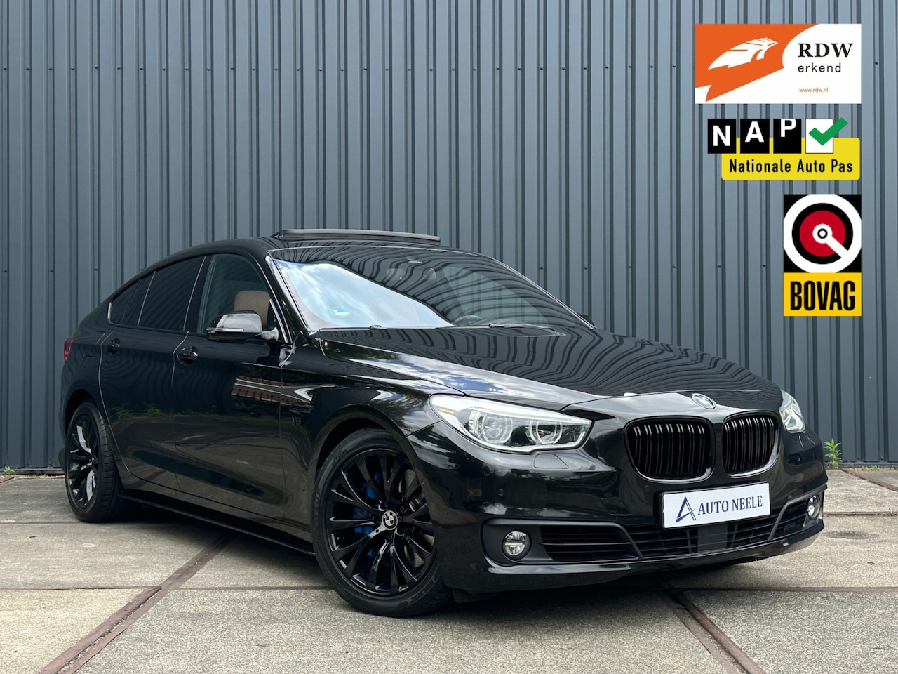 BMW 5-serie Gran Turismo - 550xi V8 M Sport 449 pk NAP, Panoramdak, Trekhaak, Massage - AutoWereld.nl