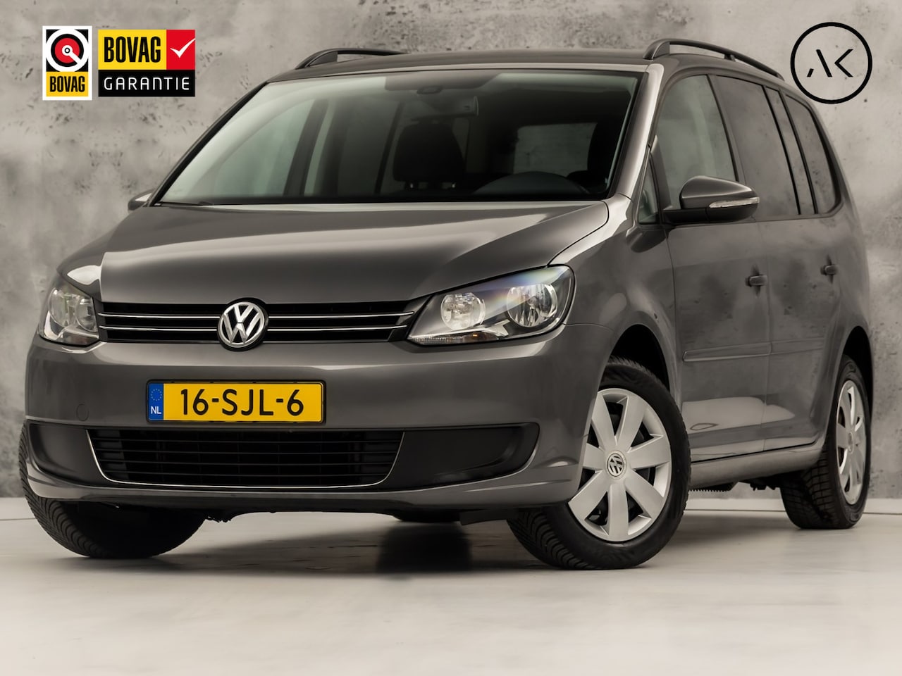 Volkswagen Touran - 1.2 TSI Sport 7 Persoons (NAVIGATIE, CLIMATE, GETINT GLAS, SPORTSTOELEN, PARKEERSENSOREN, - AutoWereld.nl