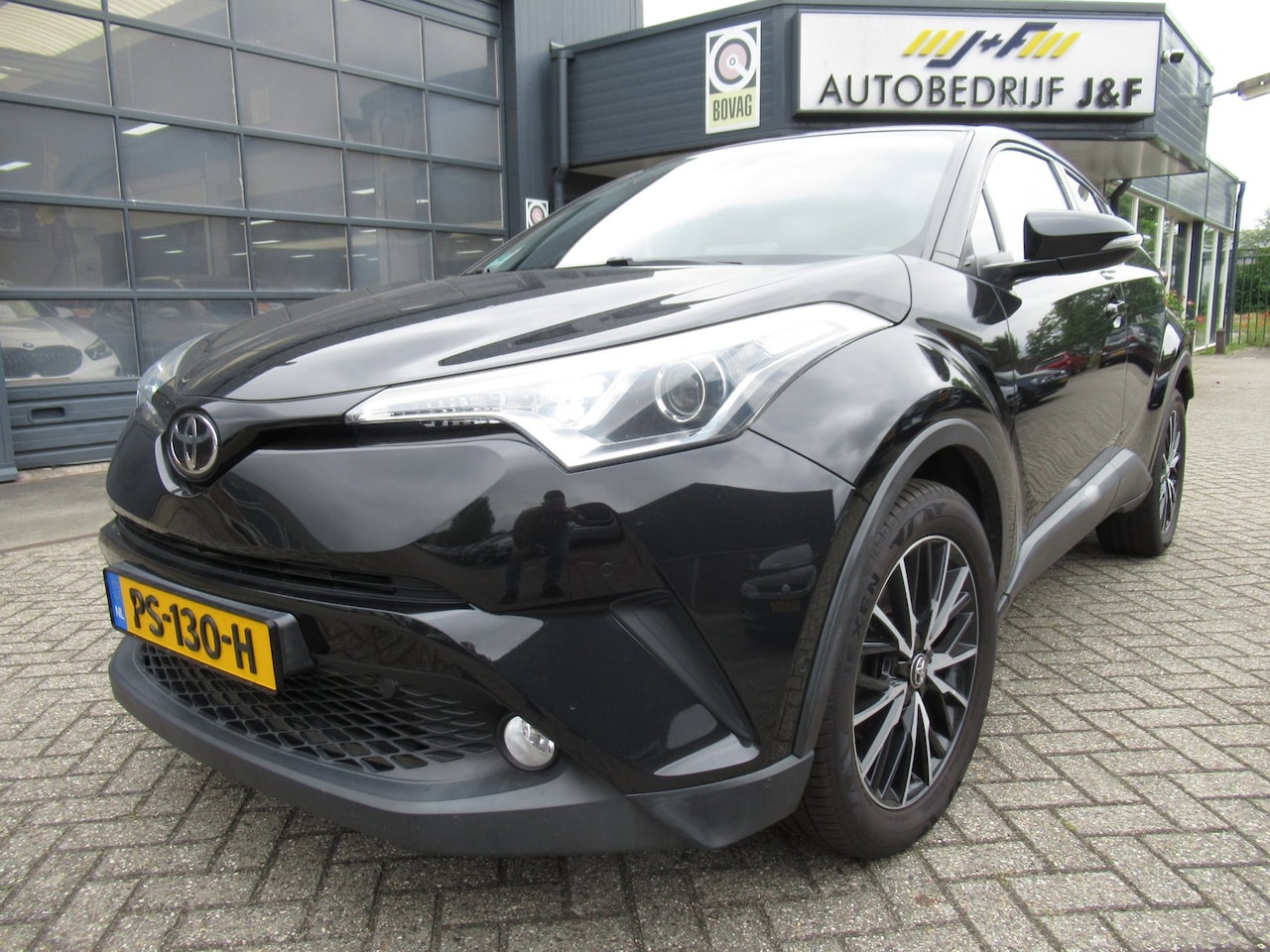 Toyota C-HR - 1.2 Executive / NAV / Camera / Stoelverwarming / Climate Control - AutoWereld.nl