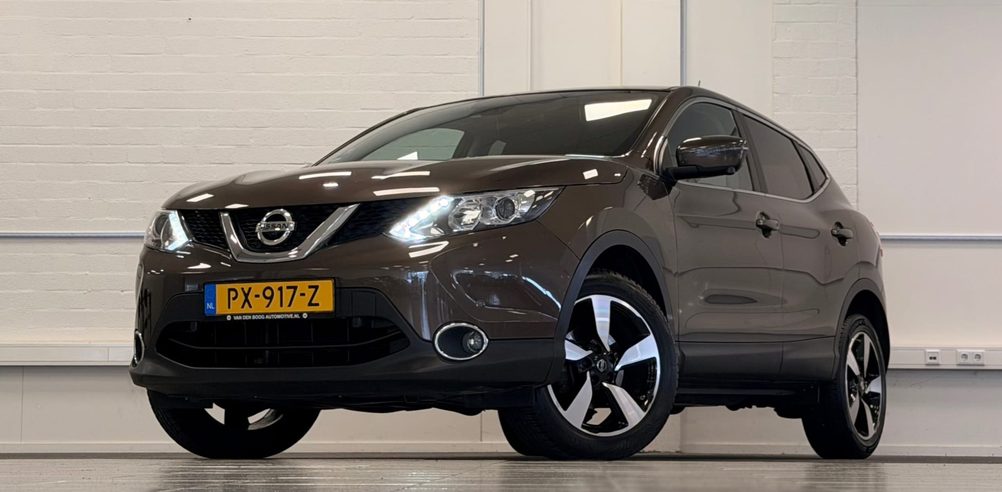 Nissan Qashqai - 1.2 Connect Edition Nieuwe ketting Garantie Trekhaak 360 Camera - AutoWereld.nl