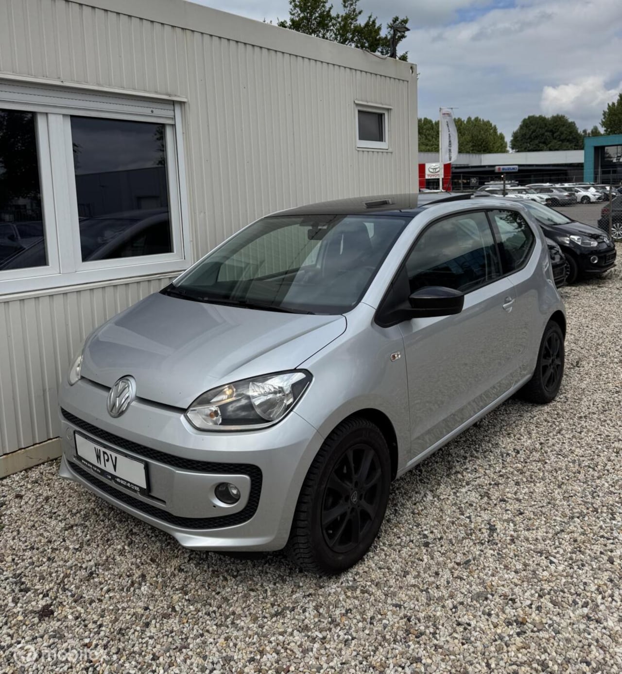 Volkswagen Up! - 1.0 CUP up! Highline Pano Navigatie Stoelverw - AutoWereld.nl