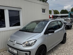 Volkswagen Up! - 1.0 CUP up Highline Pano Navigatie Stoelverw